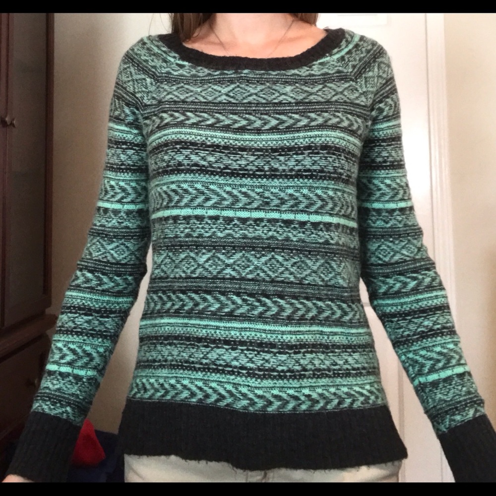American Eagle Sweater